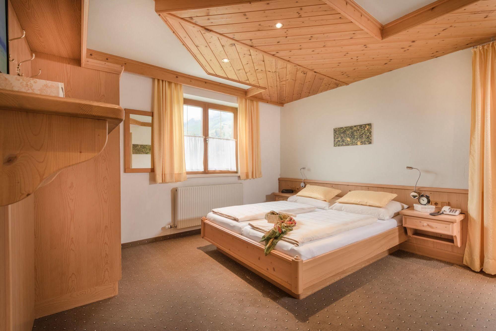 Gaestehaus Gratz - Inklusive Eintritt In Die Alpentherme Dorfgastein Eksteriør bilde